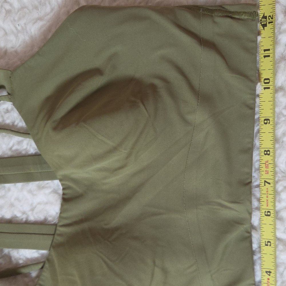 Lululemon Athletica Sports Bra in Bronze Green - Picture 5 of 7